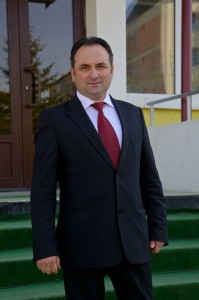 Mesagerul și instituțiile locale: Primăria Târgu Neamț OK, Consiliul Județean KO