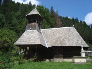 Bisericile de lemn de pe Valea Bistriței &#8211; „supraviețuitoarele” lacului