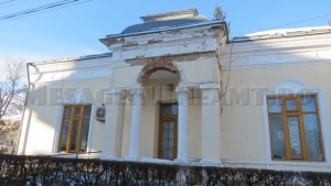 „Invazia” termopanelor pe clădirile de patrimoniu din Târgu Neamț