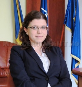 CĂTĂLINA TANASĂ &#8211; femeia care anchetează infractori la patru ace