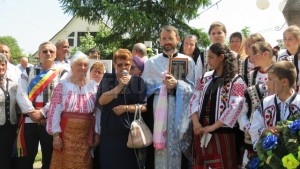 Pomenirea eroilor la Biserica „Sf. Voievozi” din Săvinești
