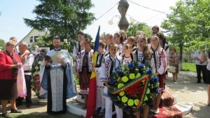 Pomenirea eroilor la Biserica „Sf. Voievozi” din Săvinești
