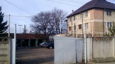 Primăria Târgu-Neamț amendată pentru demolarea garajelor Poliției