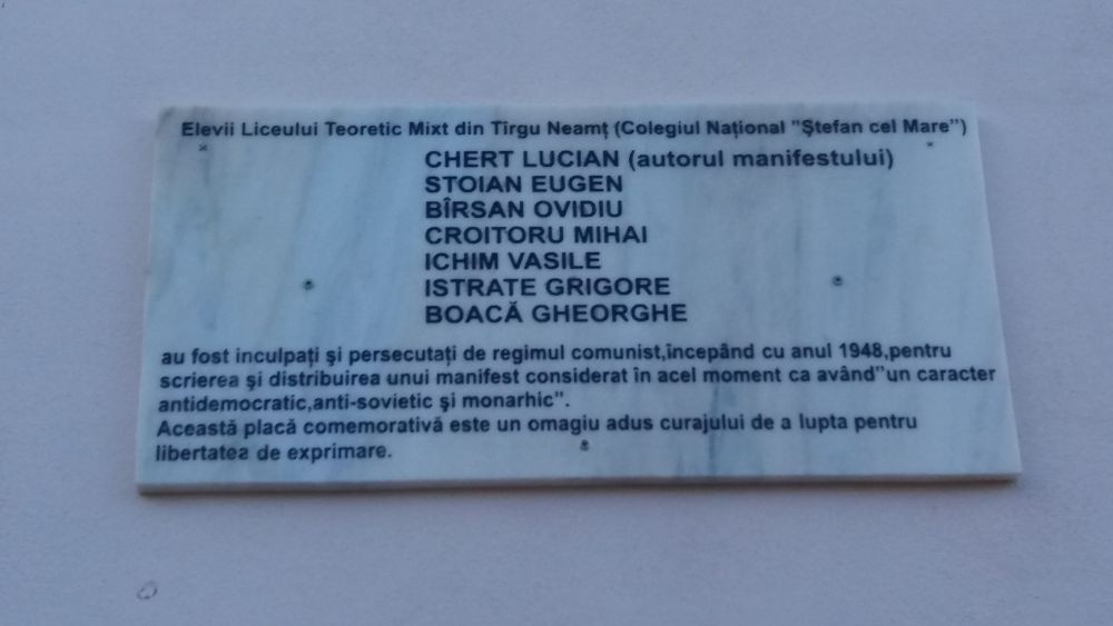 „Dușmani ai poporului” omagiați la Târgu-Neamț de Ziua României 20151201 094638