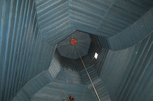 Viespile – stăpânele bisericii din Ghindăoani