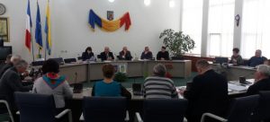 Târgu Neamț: Consiliul care nu cuvântă, dar votează