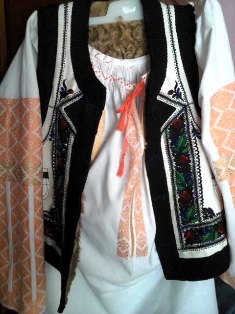 Maria care învie costumele populare tradiționale