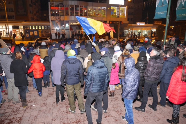 ACTUALIZARE Proteste la Piatra Neamț și Roman împotriva modificării codurilor penale!