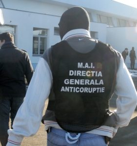 Percheziții în Neamț: Corupție cu pensionări fictive