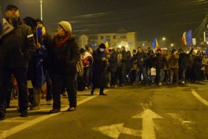 Protestele continuă la Piatra Neamț: &#8220;Dacă vom ceda, ei vor câștiga!&#8221;