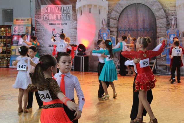 GALERIE FOTO Premieră la Târgu-Neamț: concurs de dans sportiv și vizitare de muzee