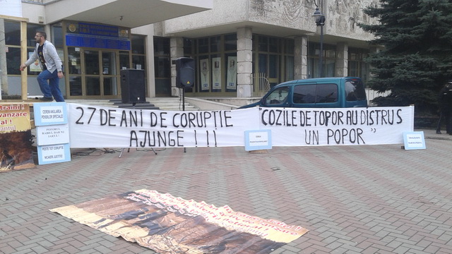 GALERIE FOTO Noi proteste anticorupție la Piatra Neamț