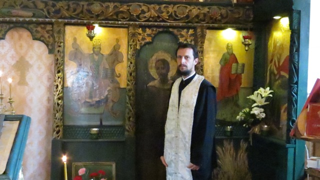 Părintele Nicolae Capșa: ”Oul de Paști este roșu, nu galben și nu verde!”
