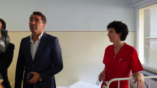 GALERIE FOTO Președintele Arsene a mers neanunțat la spital