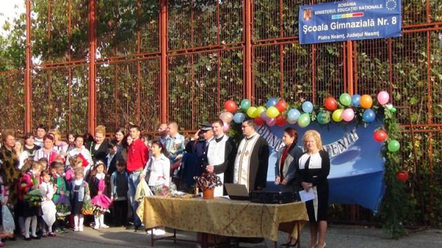 Școala Gimnazială nr. 8 Piatra Neamț în sărbătoare: 40 de ani de la înființare