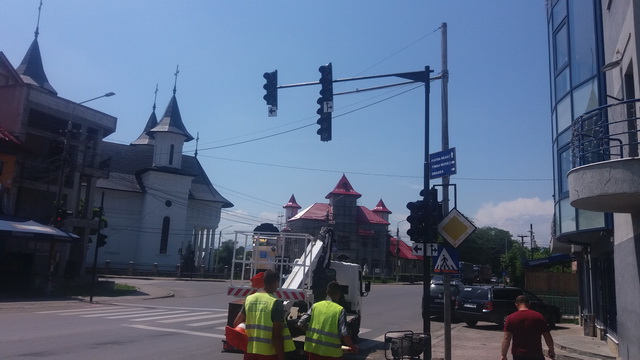 Primăria Piatra Neamț. Atenție, șoferi: vor fi pornite semafoarele pe tronsonul Dimitrie Leonida – 9 Mai!