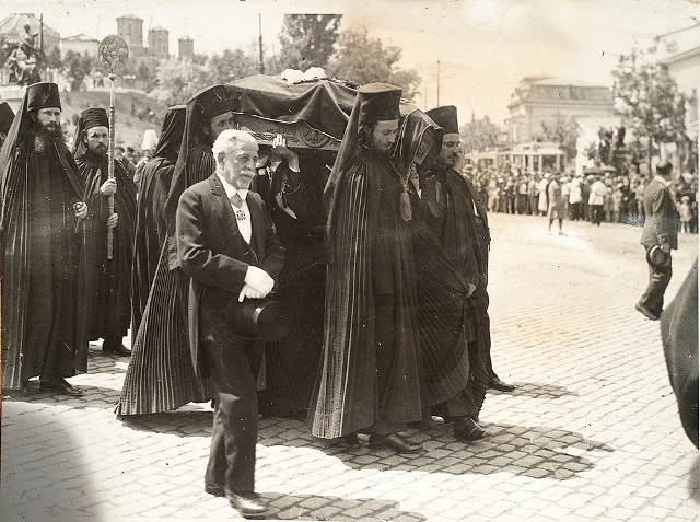 foto 28 moment din timpul procesiunii sicriul domnitorului c-tin brancoveanu 21 mai 1934