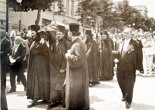 foto 29 procesiune cu osemintele mucenicesti ale sf martir constantin brancoveanu dealul patriarhiei 21 mai 1934_w1000_h709_q100