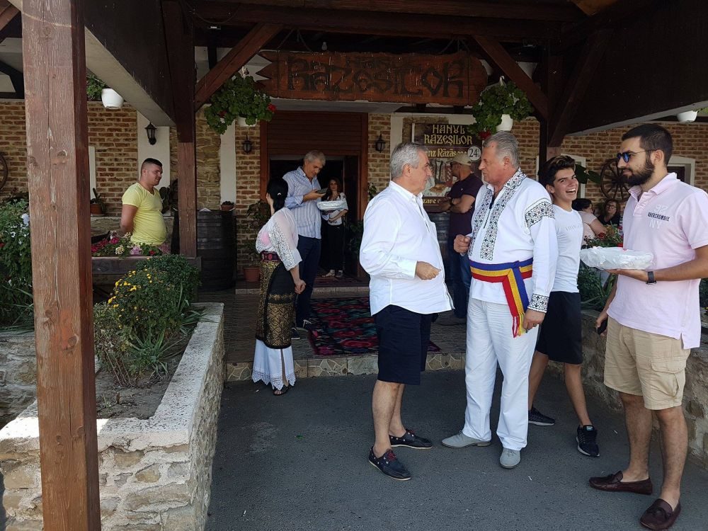 Președintele Senatului a testat turismul din Neamț în pantaloni scurți