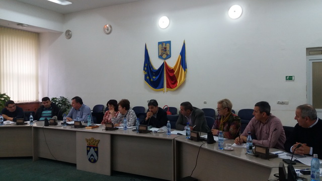 Târgu-Neamț: Dezbatere pe problema gunoaielor