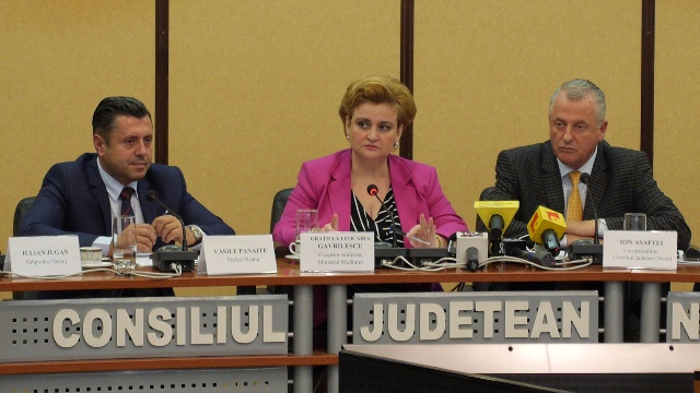 Ministrul Grațiela Gavrilescu a dat piept cu gunoaiele din Neamț