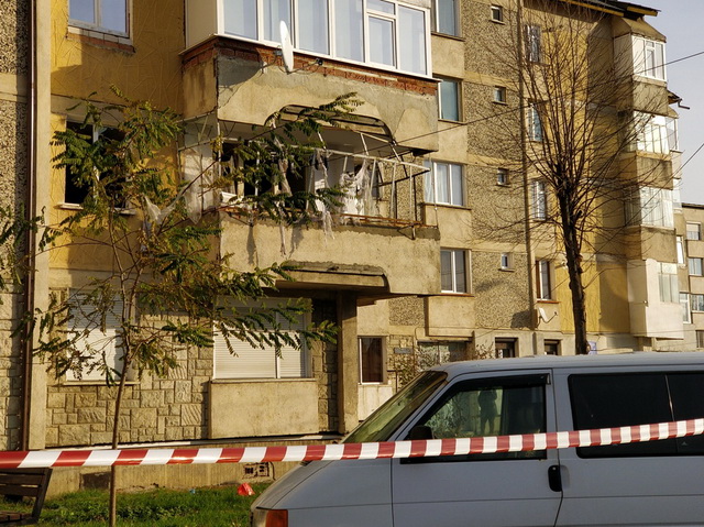 Explozie într-un apartament la Piatra Neamț! Victima va fi operată!