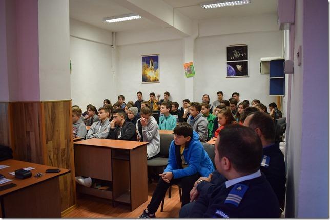 Jandarmeria Neamț: Activități preventive în școlile din județ și pe Ceahlău