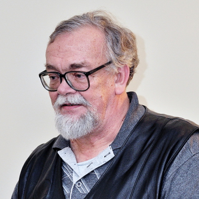 lucian strochi
