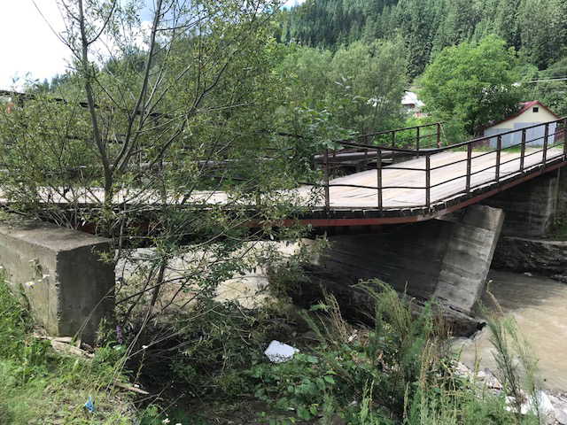 FOTO Ziua de după potop: Pod rupt la Petru Vodă