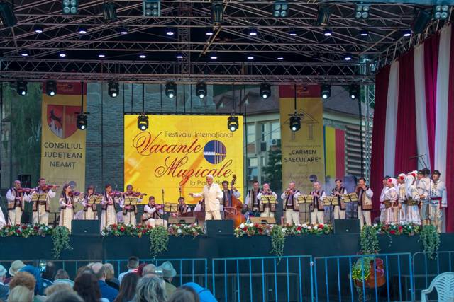100 de ani de România, 45 de Vacanțe Muzicale la Piatra Neamț