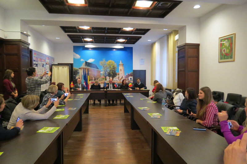 Profesori pietreni și străini despre modernizarea educației cu primarul de Piatra Neamț