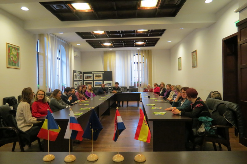 Profesori pietreni și străini despre modernizarea educației cu primarul de Piatra Neamț