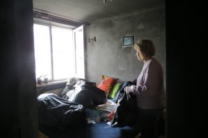Femeia salvată din balcon: ”Le mulțumesc pompierilor, datorită lor sunt în viață”