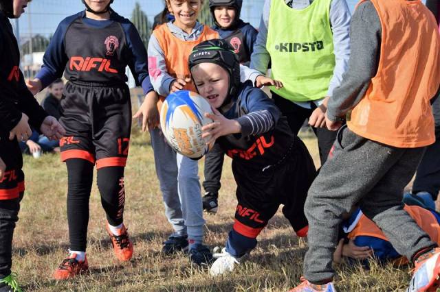 ”Pisoii” profesorului Popa, noua senzaţie a rugbyului juvenil