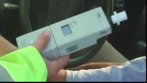 Poliţist local &#8211; găsit la volan cu peste 0,90 mg/l alcool în aerul expirat