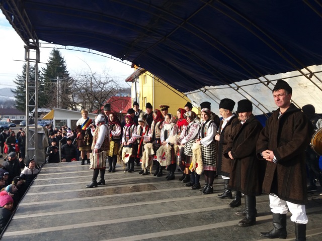 Festival de datini si obiceiuri în comuna Bălţăteşti