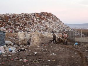 Afacerea ”Gunoiul”: Rossal, un munte de deșeuri și mulți bani de dat, nu de luat