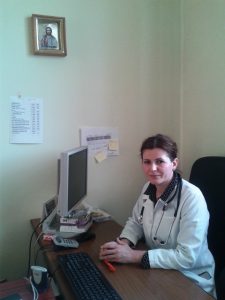 Dr. Daniela Gavril: ”Dacă n-aș fi fost medic în afară, n-aș fi știut să prețuiesc ce are medicul român în România și nu știe a prețui – timpul”
