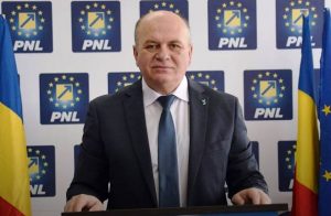 Sentință dură la Curtea de Apel Bacău: primarul Dragoș Chitic, fostul secretar Vasile Vișan, condamnați la 3 ani închisoare cu suspendare