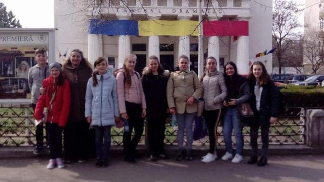 Borlești: Elevii de la Ruseni au sărbătorit Ziua Francofoniei la Galați