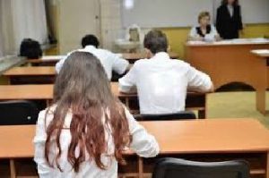 4.142 elevi din Neamț la simularea evaluării naționale