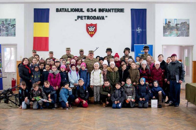 FOTO Școala altfel la Batalionul 634 Piatra Neamț