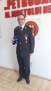 Înaltă distincție națională pentru pompierul alpinist Dumitru Iuștiuc