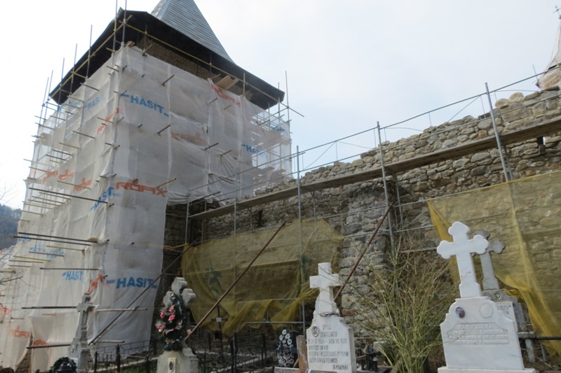 Restaurarea Mănăstirii Tazlău, un proiect de 5 milioane de euro, pe mâinile unui tânăr de 29 de ani