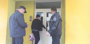 Târgu Neamț: Zorro riscă să rămână fără locuință ANL