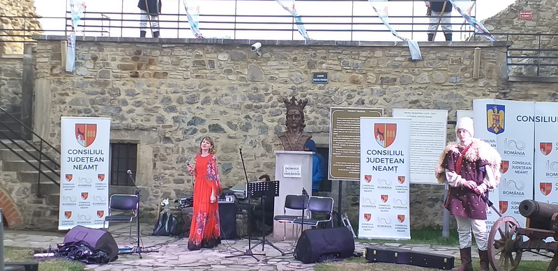 Târgu Neamţ: Muzică folk în Cetatea Neamţ