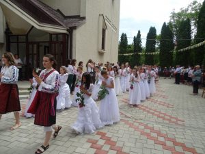 FOTO Gherăești: Joia verde, hramul Bisericii ”Trupul și Sângele Domnului”