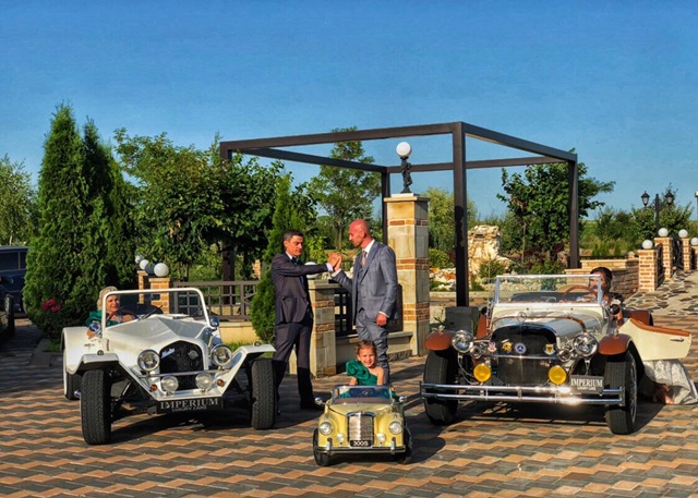 Premieră la Târgu Neamț: Mașini de epocă de închiriat la evenimente private