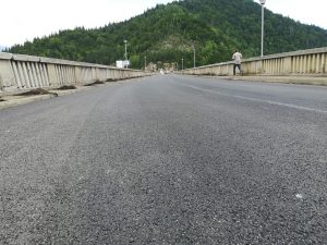 FOTO Ministrul Transporturilor a inspectat asfaltul de la Bicaz