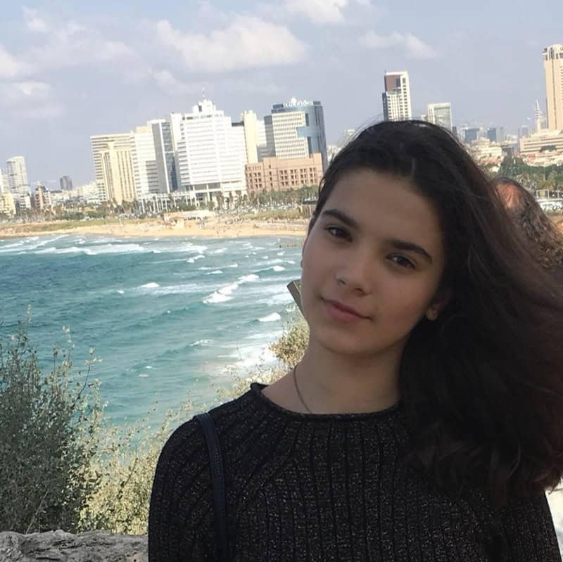 De pe băncile Rareșului, master la Cambridge. Flavia Pascal din Piatra Neamț a obținut distincția academică în astrofizică